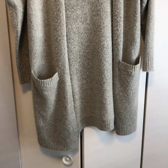 Forever 21 grey cardigan with pockets - Picture 3 of 3